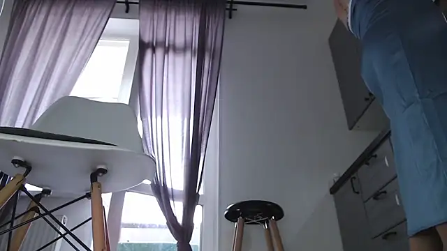 MadameKatrina online show from September 19, 2025, 9:22 am