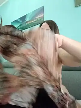 Snapshot of Emma96_hot chatting on December 9, 2024, 5:40 am Emma96 hot online show from December 9, 2024, 5:40 am