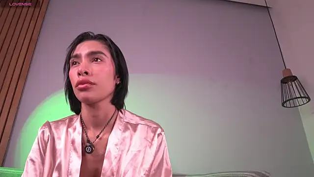 Snapshot of mia-reeves chatting on May 7, 2026, 6:46 pm mia-reeves online show from May 7, 2026, 6:46 pm