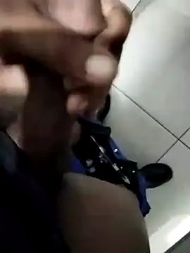 Snapshot of TitularAdaption chatting on October 9, 2025, 12:58 pm TitularAdaption online show from October 9, 2025, 12:58 pm