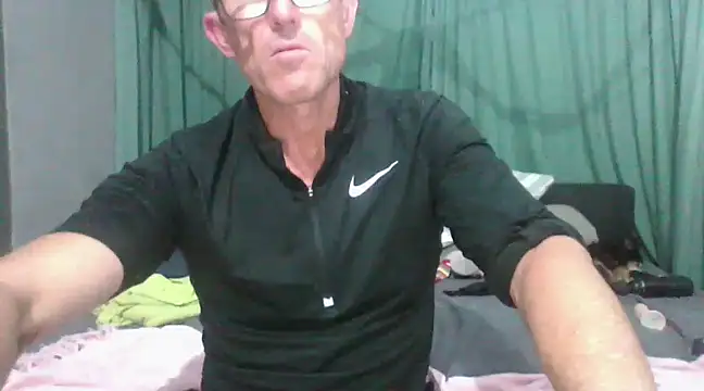 Snapshot of xykenrah@xh chatting on March 15, 2025, 4:32 pm xykenrahxh online show from March 15, 2025, 4:32 pm