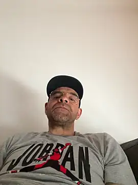 slim1976006 online show from May 4, 2026, 10:55 am