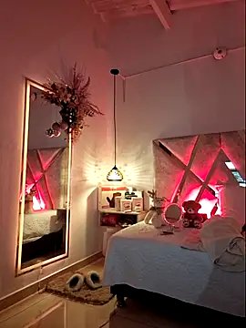 MariaPau 83 online show from December 19, 2025, 6:59 pm