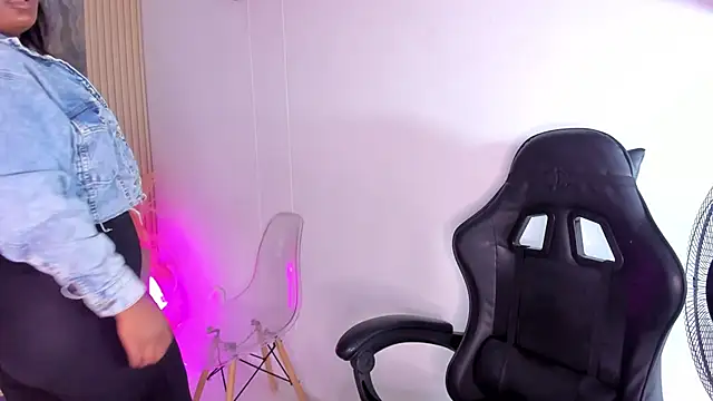 Rianamanson online show from September 24, 2025, 4:38 am