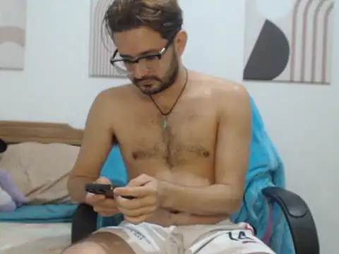 Snapshot of peterannaud chatting on November 16, 2025, 12:00 pm peterannaud online show from November 16, 2025, 12:00 pm