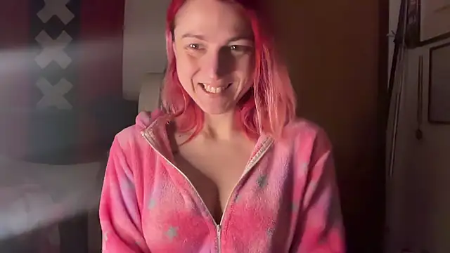 Nikky Divine online show from January 16, 2025, 4:28 pm