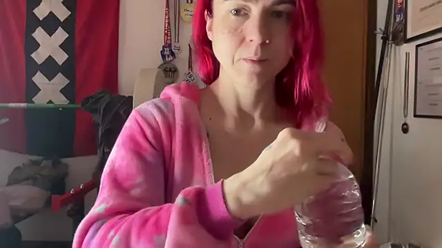 Nikky Divine online show from January 21, 2025, 9:24 am