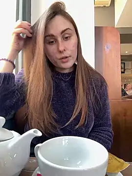 Emma just online show from March 17, 2025, 11:31 am