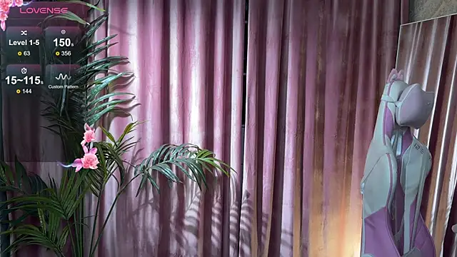 01 lili 01 online show from November 8, 2025, 2:06 pm