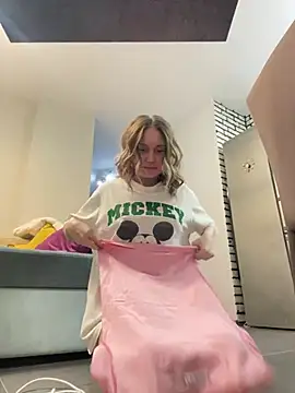 Snapshot of Chel_sea_ chatting on December 15, 2024, 10:37 pm Chel sea online show from December 15, 2024, 10:37 pm