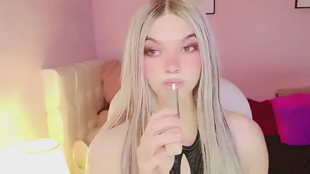 Snapshot of EvaEvangeline chatting on May 6, 2026, 8:41 am EvaEvangeline online show from May 6, 2026, 8:41 am