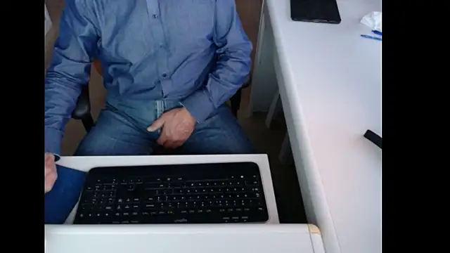 dutchpornking online show from October 20, 2025, 6:47 am