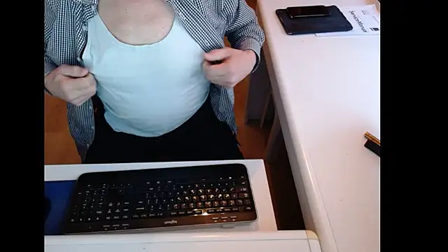 dutchpornking online show from April 16, 2026, 6:03 am