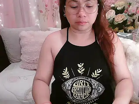 Snapshot of OhmyPinay chatting on June 10, 2026, 2:12 am OhmyPinay online show from June 10, 2026, 2:12 am