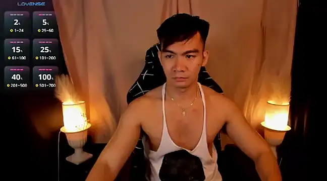 Snapshot of 000batman000 chatting on February 21, 2025, 10:28 am 000batman000 online show from February 21, 2025, 10:28 am