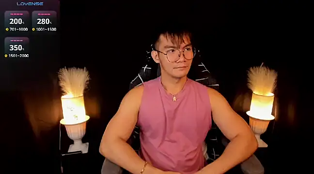 Snapshot of 000batman000 chatting on February 28, 2025, 1:03 pm 000batman000 online show from February 28, 2025, 1:03 pm