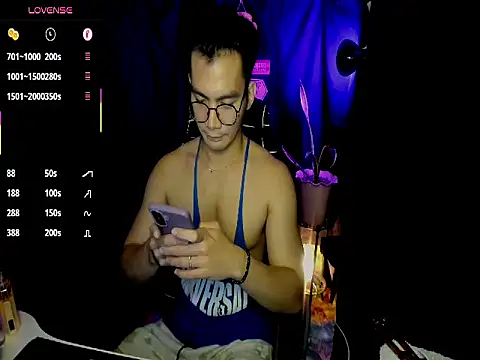 Snapshot of 000batman000 chatting on February 6, 2026, 1:25 pm 000batman000 online show from February 6, 2026, 1:25 pm