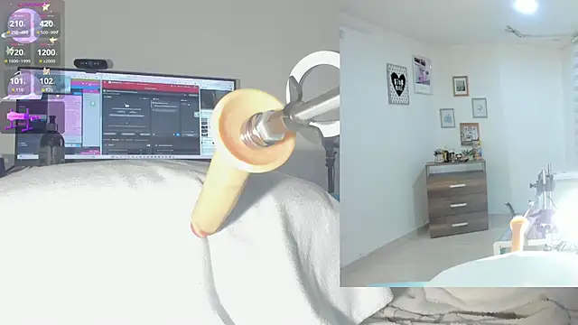 sofi velez online show from October 14, 2025, 5:25 pm