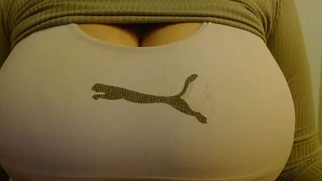 AnnyelinnaLove online show from October 11, 2025, 4:01 am