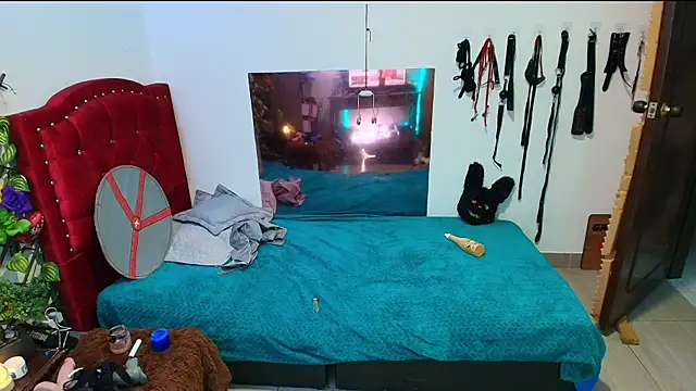 elektra 32 online show from February 22, 2025, 8:18 am