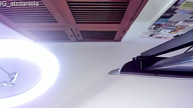 Kaitlyn Brwon online show from September 20, 2025, 6:25 am