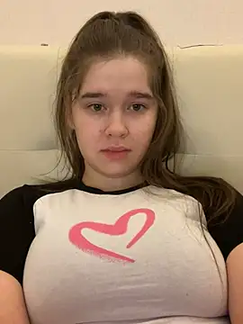 HornyGirlH online show from March 12, 2025, 10:39 pm