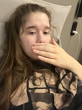 HornyGirlH online show from March 27, 2026, 8:26 am