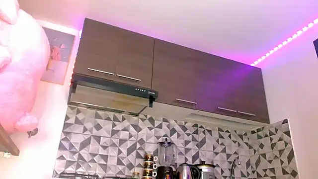 veronica villalba online show from February 6, 2025, 5:03 am