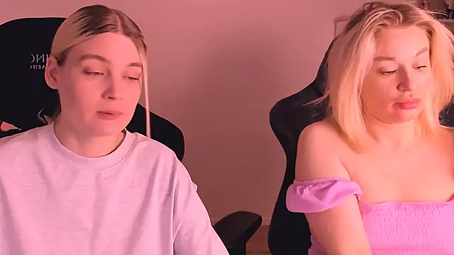 hotblonds online show from January 1, 2025, 1:37 pm