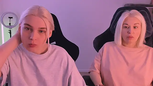 hotblonds online show from January 21, 2025, 11:24 am