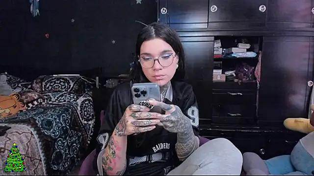 Lilmarieee online show from December 12, 2024, 8:10 pm