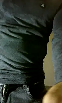 Snapshot of landy20cm chatting on December 8, 2024, 4:04 am landy20cm online show from December 8, 2024, 4:04 am