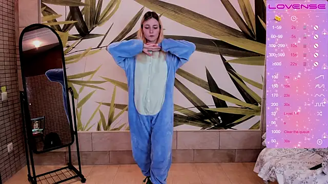 fleximona online show from December 13, 2025, 7:53 pm