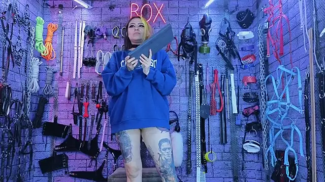 PANDORANEZZ online show from October 18, 2025, 10:05 am