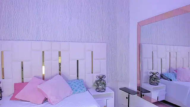 Meghan stonne  online show from October 5, 2025, 7:01 pm