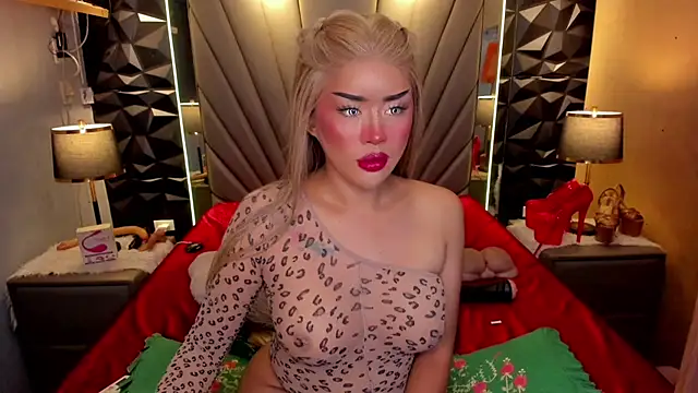 Snapshot of QuiinMollyXxX chatting on September 12, 2025, 4:07 pm QuiinMollyXxX online show from September 12, 2025, 4:07 pm