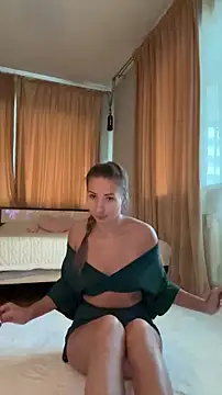 YOUR-KARINA online show from November 4, 2025, 6:56 am