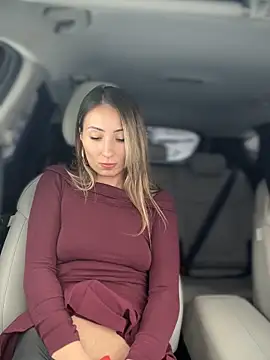 YOUR-KARINA online show from December 18, 2025, 7:36 am