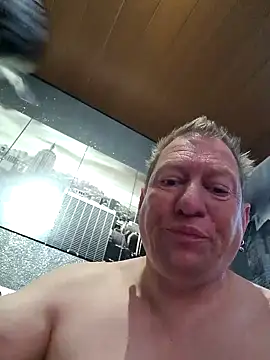 tomtom111111 online show from December 5, 2024, 2:55 pm