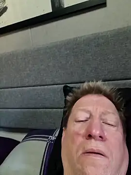 tomtom111111 online show from February 21, 2025, 2:27 pm