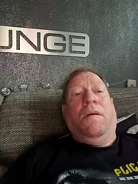 tomtom111111 online show from October 29, 2025, 7:54 am