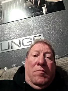 tomtom111111 online show from November 9, 2025, 4:49 pm