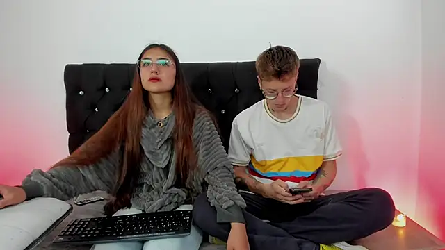 A sexy couple   online show from November 10, 2025, 7:46 pm