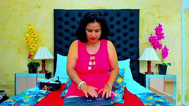 Snapshot of SaraBernarrd chatting on January 9, 2025, 1:13 pm SaraBernarrd online show from January 9, 2025, 1:13 pm