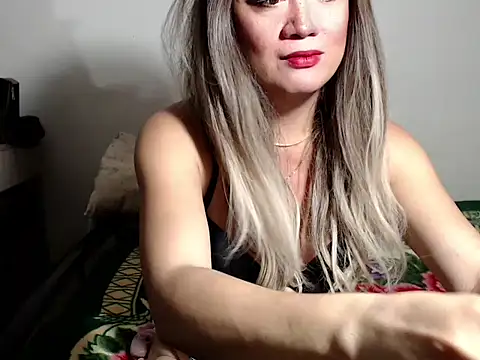 Snapshot of cum2mama chatting on April 3, 2026, 4:54 am cum2mama online show from April 3, 2026, 4:54 am