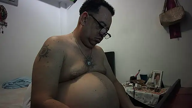 Snapshot of djtomxxx2777 chatting on October 11, 2025, 1:27 am djtomxxx2777 online show from October 11, 2025, 1:27 am