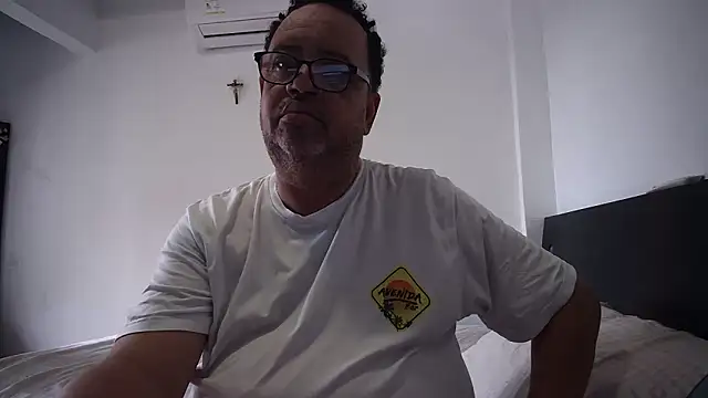 Snapshot of djtomxxx2777 chatting on October 16, 2025, 3:57 pm djtomxxx2777 online show from October 16, 2025, 3:57 pm