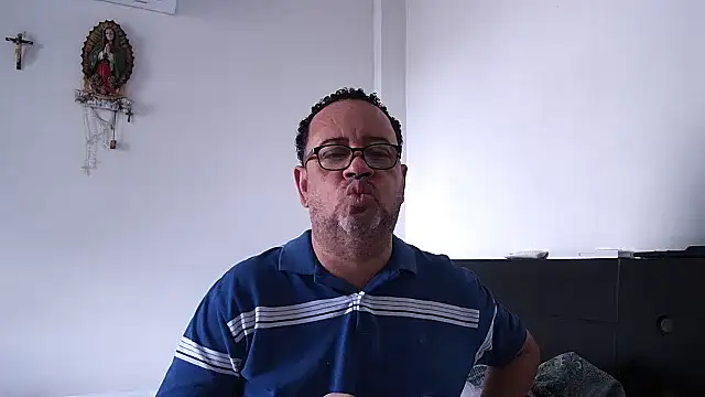 Snapshot of djtomxxx2777 chatting on October 18, 2025, 3:02 pm djtomxxx2777 online show from October 18, 2025, 3:02 pm