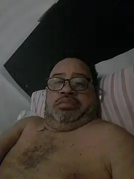 Snapshot of djtomxxx2777 chatting on October 24, 2025, 3:25 am djtomxxx2777 online show from October 24, 2025, 3:25 am