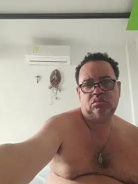 Snapshot of djtomxxx2777 chatting on October 30, 2025, 2:07 pm djtomxxx2777 online show from October 30, 2025, 2:07 pm